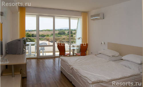 Romance Hotel 12